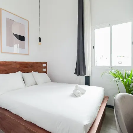 Columbus Rooftop Hostel Las Palmas